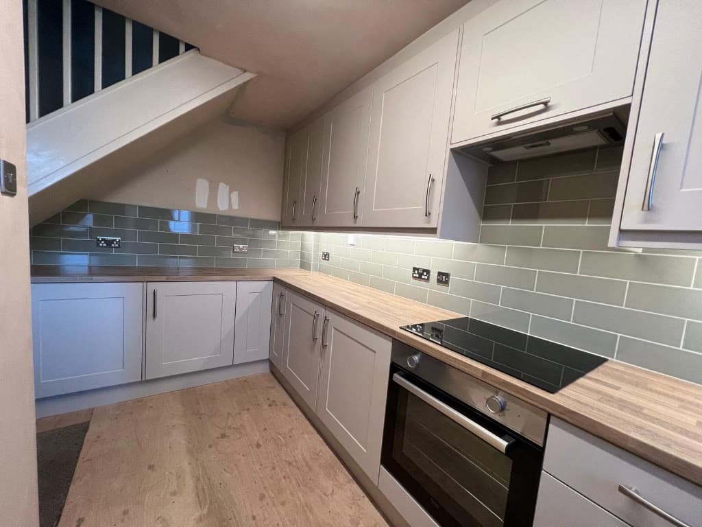 Apple Fitted Bedrooms, Bathrooms & Kitchens