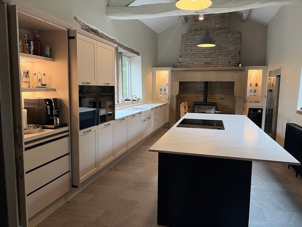 Dale Jones Kitchens
