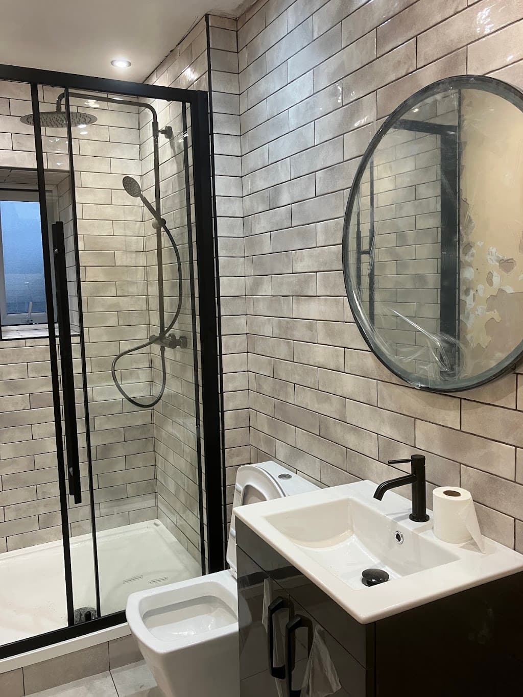 AE Bathrooms and Kitchens Fitters Ltd