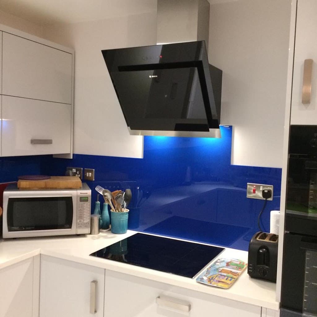 Kitchen fitter