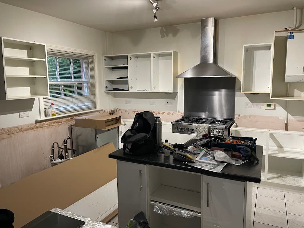 M&M Fitting Kitchen Service