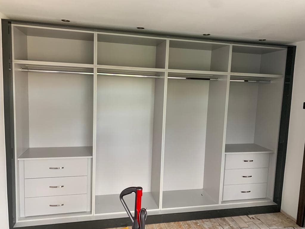 Luxury Fitted Wardrobes & Kitchens (LFW)