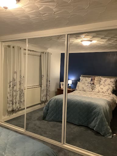 SP Mirror Wardrobes Ltd | Sliding Wardrobe Specialists — Customer photo